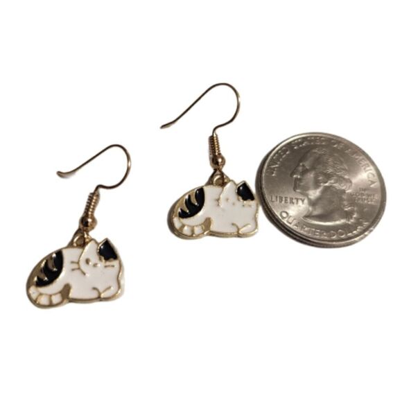 Cartoon Kitty Cat Design Earrings - Picture 4 of 6